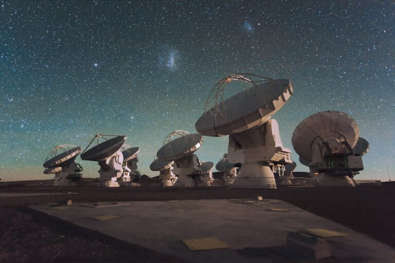 電波望遠鏡ALMA